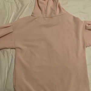 Light pink puffy arm sweatshirt with pockets